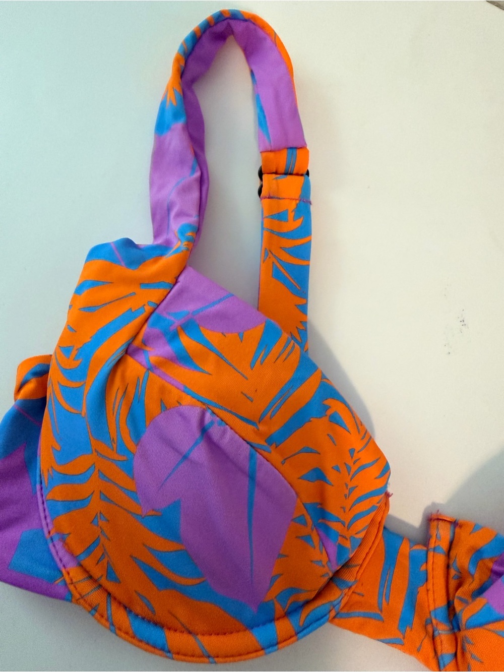 VETCHY Laguna Tropical Leaf Underwire Bikini Top - Picture 3 of 8
